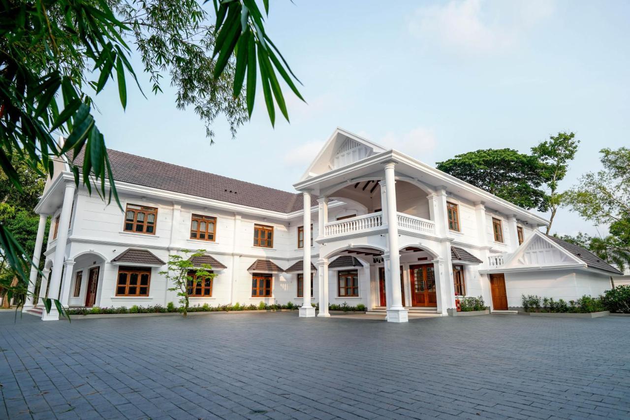 Hotel Heritage Plaza Kottayam Bagian luar foto