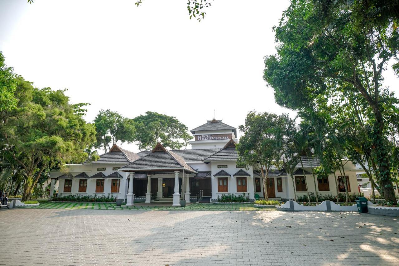 Hotel Heritage Plaza Kottayam Bagian luar foto