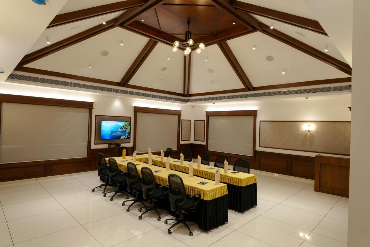 Hotel Heritage Plaza Kottayam Bagian luar foto