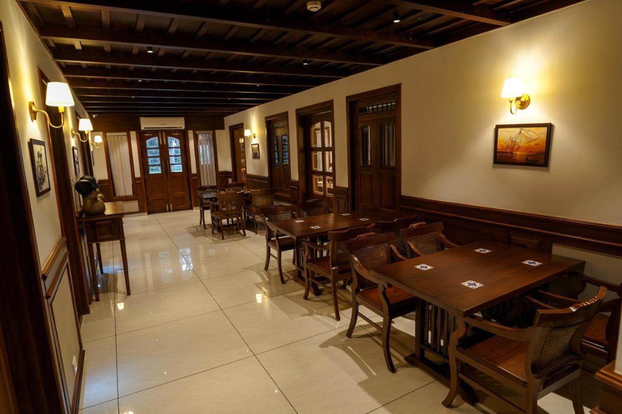 Hotel Heritage Plaza Kottayam Bagian luar foto