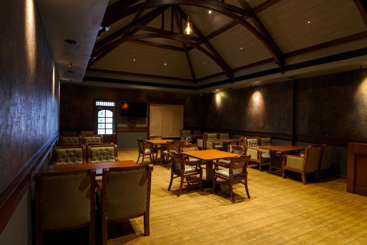Hotel Heritage Plaza Kottayam Bagian luar foto