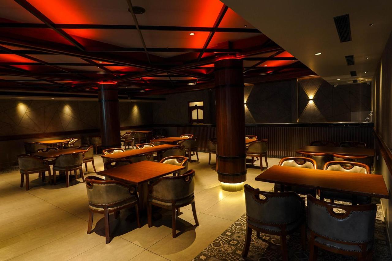 Hotel Heritage Plaza Kottayam Bagian luar foto