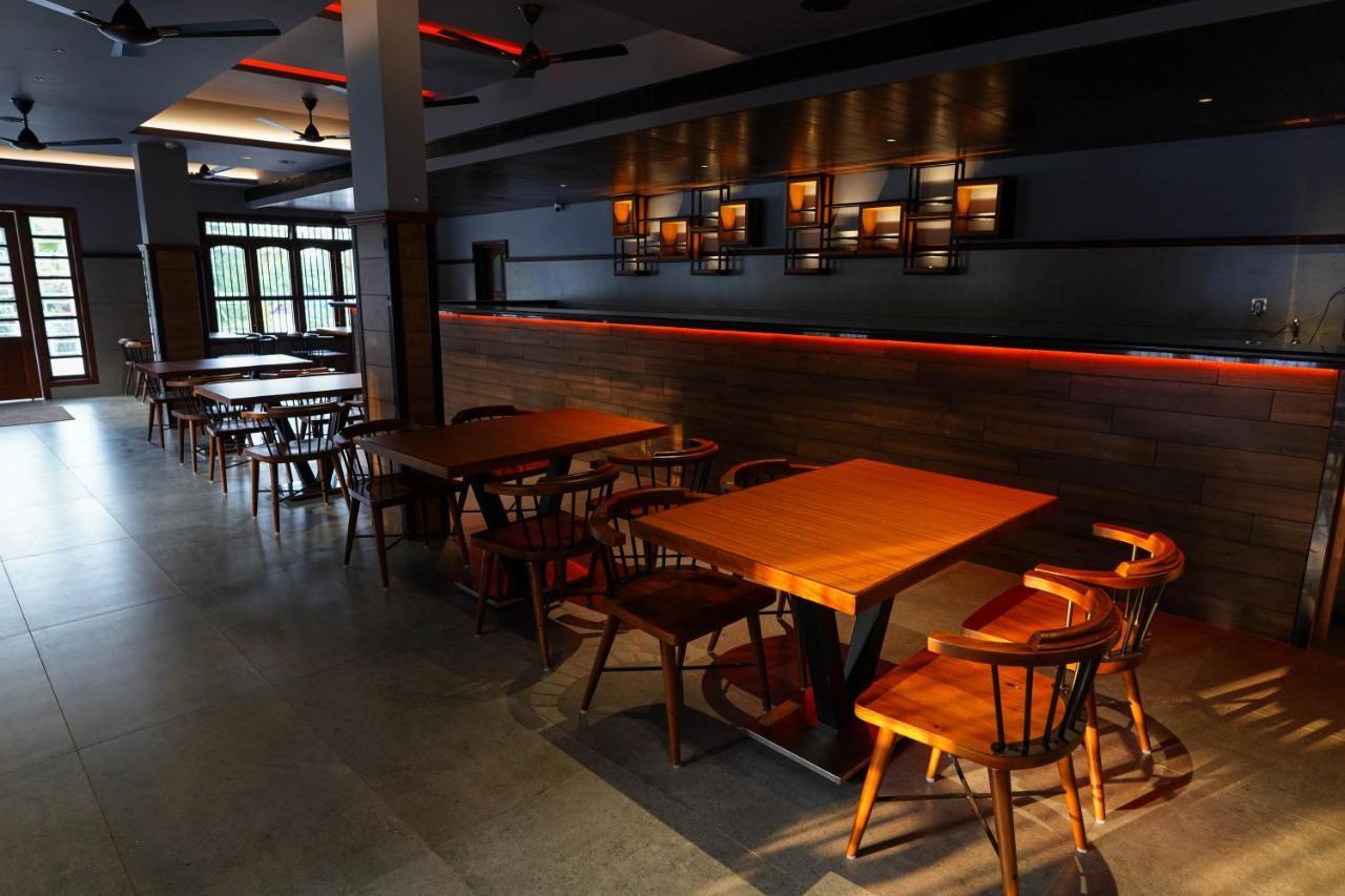 Hotel Heritage Plaza Kottayam Bagian luar foto