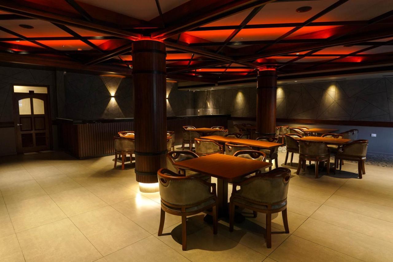 Hotel Heritage Plaza Kottayam Bagian luar foto